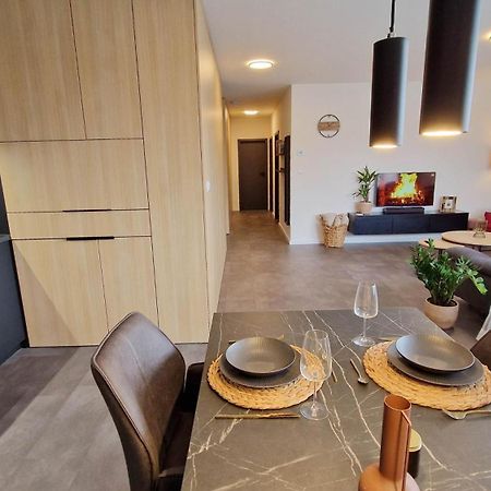 Hillshome - 84M2 Moderny Byt S Terasou Aj Saunou ลิฟตอฟสกีมิคูลาช ภายนอก รูปภาพ