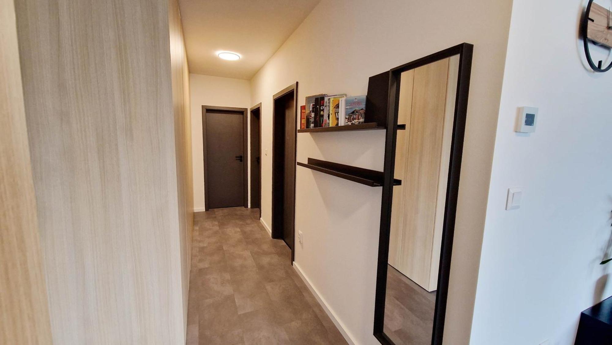 Hillshome - 84M2 Moderny Byt S Terasou Aj Saunou ลิฟตอฟสกีมิคูลาช ภายนอก รูปภาพ