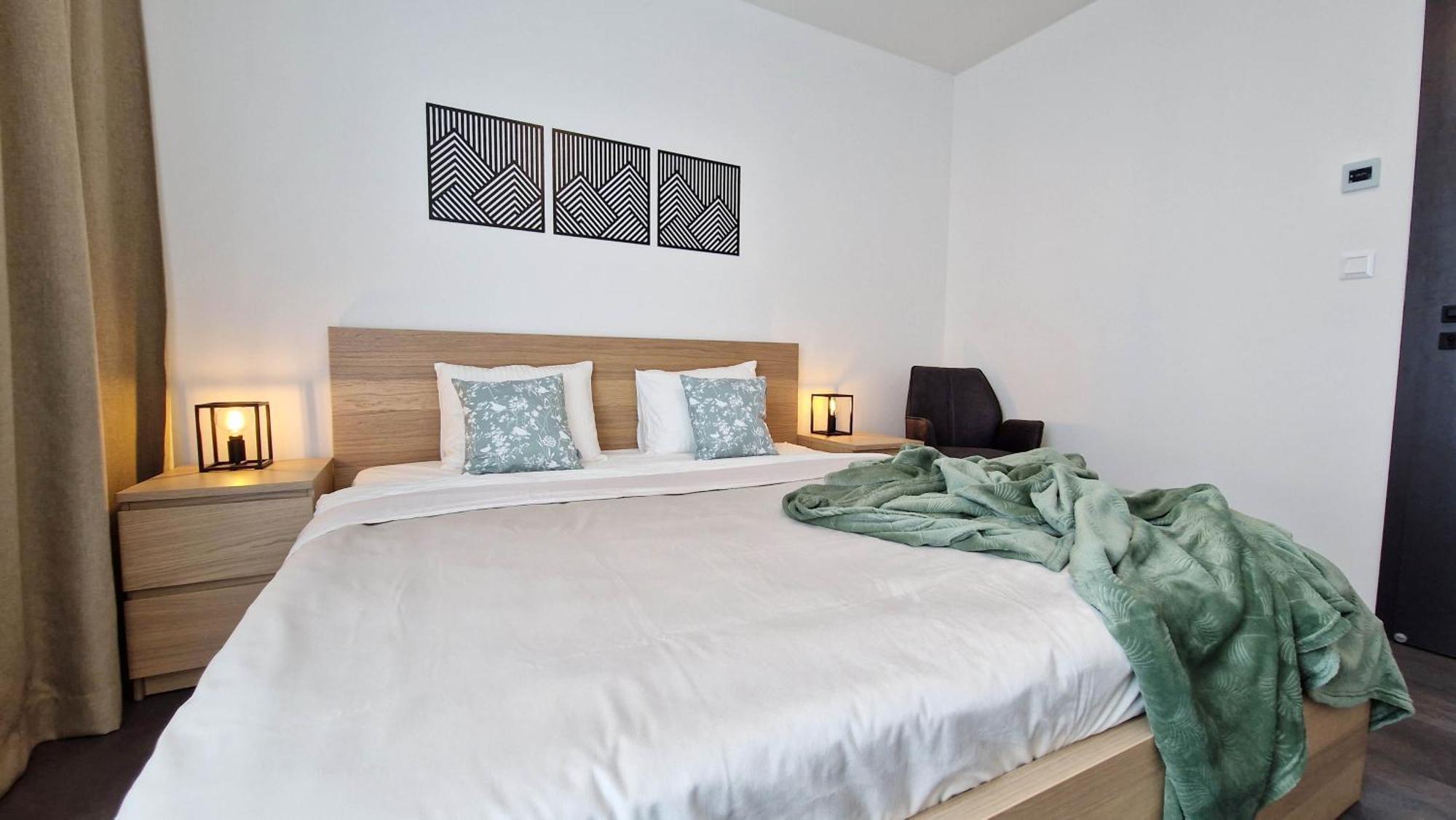 Hillshome - 84M2 Moderny Byt S Terasou Aj Saunou ลิฟตอฟสกีมิคูลาช ภายนอก รูปภาพ